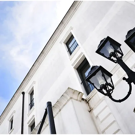 Palace - Bistrot & 4* Ostuni