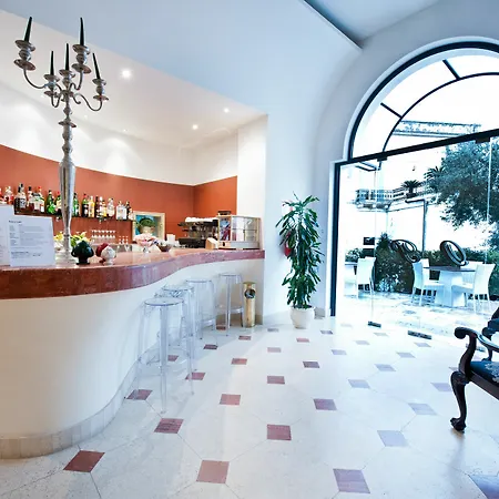 Palace - Bistrot & 호텔 4*