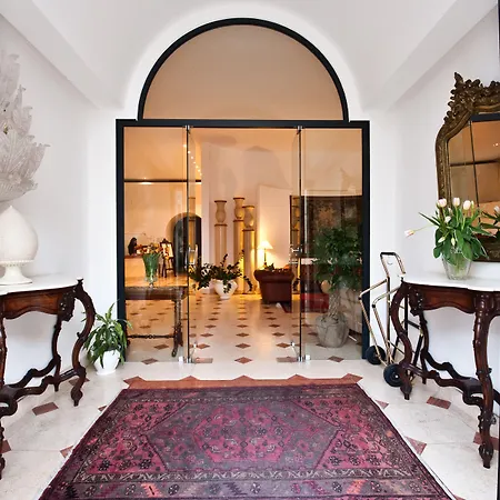 Palace - Bistrot & 4* Остуни