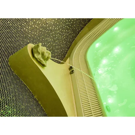 Palace - Bistrot & 4* 奥斯图尼