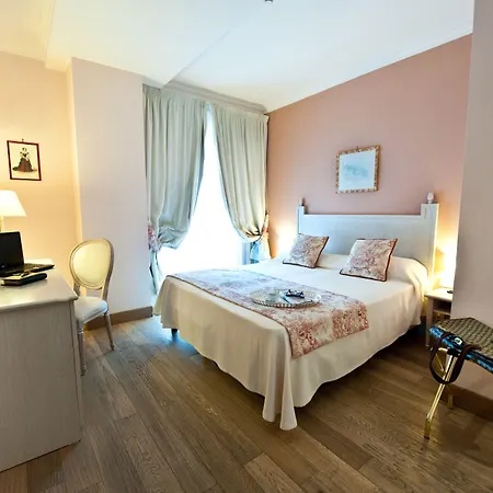 Palace - Bistrot & Отель Остуни