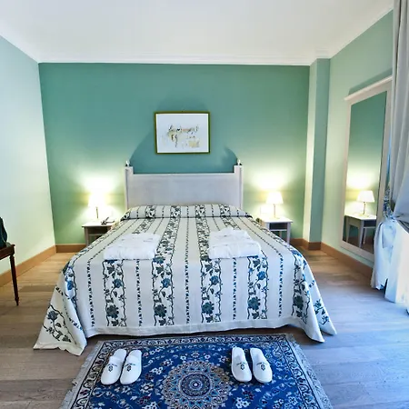 Отель Palace - Bistrot & 4*