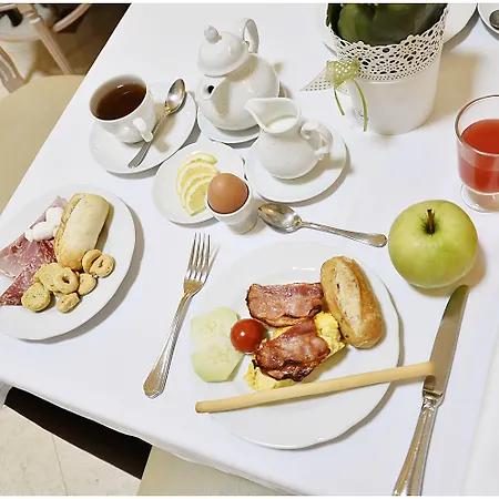 Palace - Bistrot & Остуни