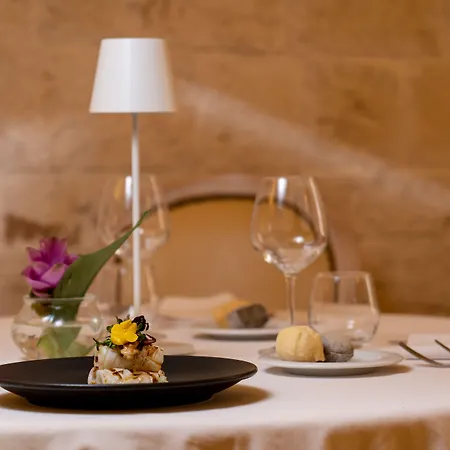 Palace - Bistrot & 4* Остуни