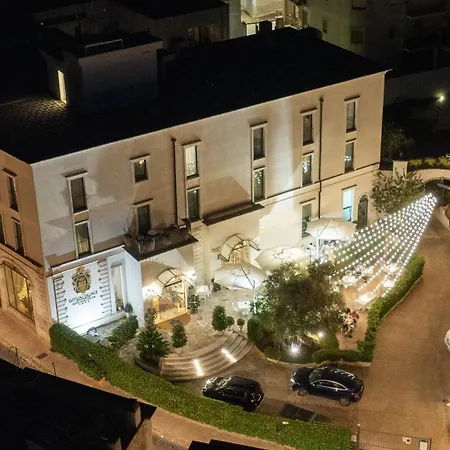 Palace - Ristorante & 호텔 오스투니