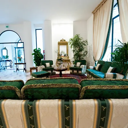 Palace - Bistrot & Hotell