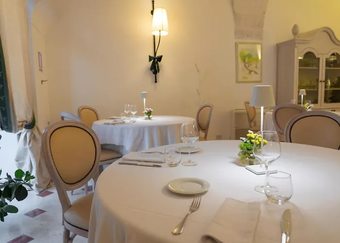 酒店 奥斯图尼皇宫 - 会议温泉酒店 奥斯图尼