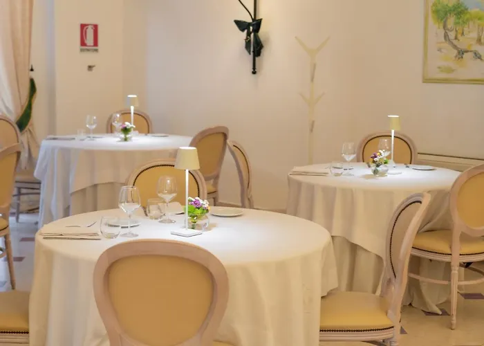 Palace - Bistrot & ホテル