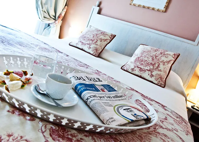 Palace - Bistrot & מלון