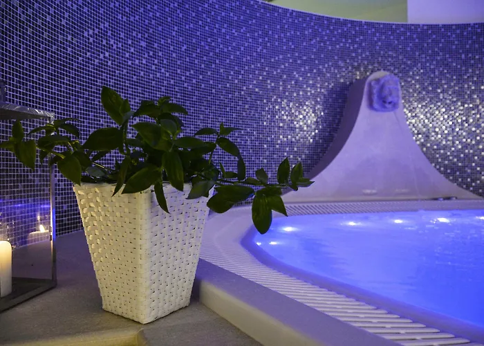 奥斯图尼皇宫 - 会议温泉酒店 奥斯图尼